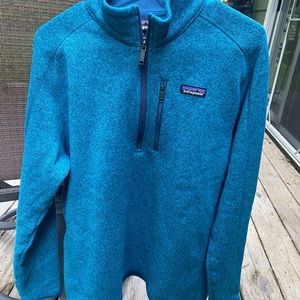 Patagonia 1/4 zip. Men’s large. 100% polyester.   Blue